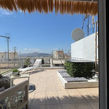 Small Oasis-Ueber Den Daechern Von Athen-2
